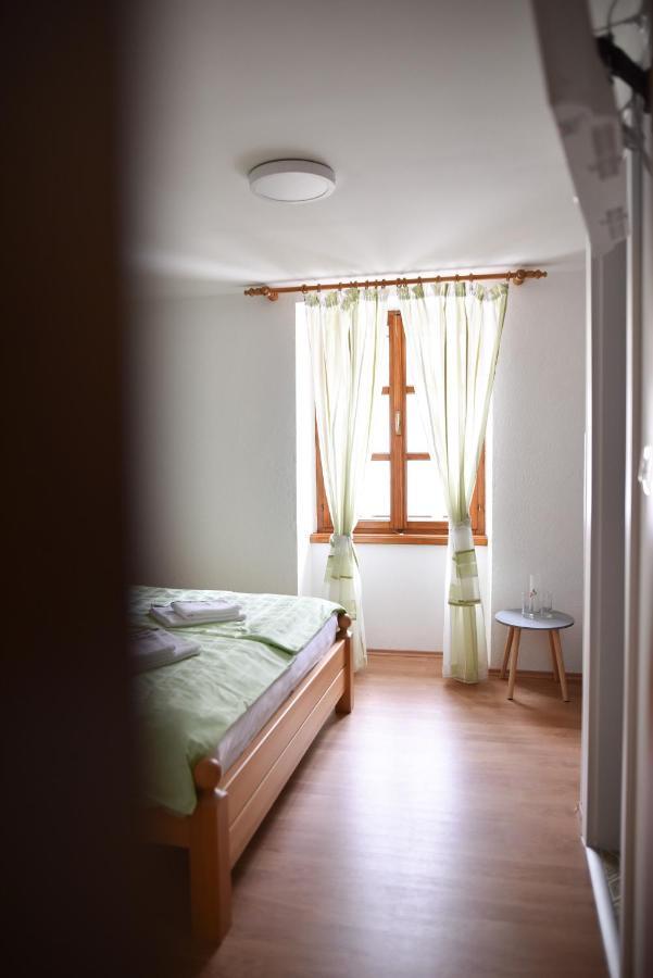 Luka'S Amber Rooms In The Center Of โตรกีร์ ภายนอก รูปภาพ