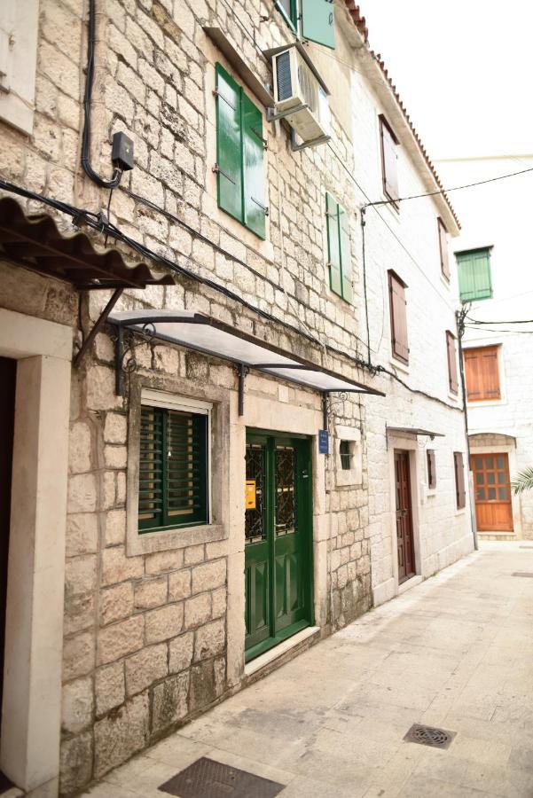 Luka'S Amber Rooms In The Center Of โตรกีร์ ภายนอก รูปภาพ